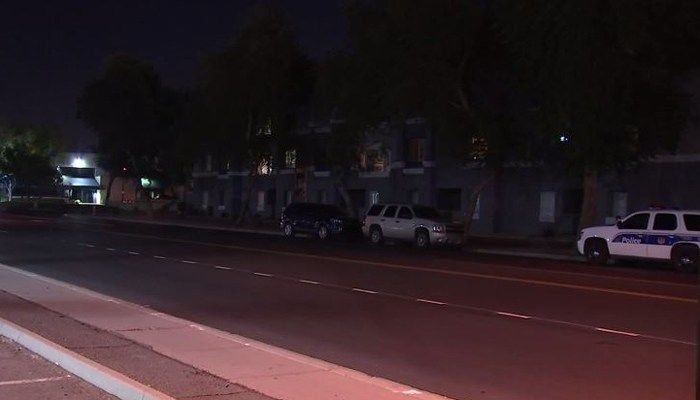 Woman, 2 children shot to death at Phoenix apartment complex