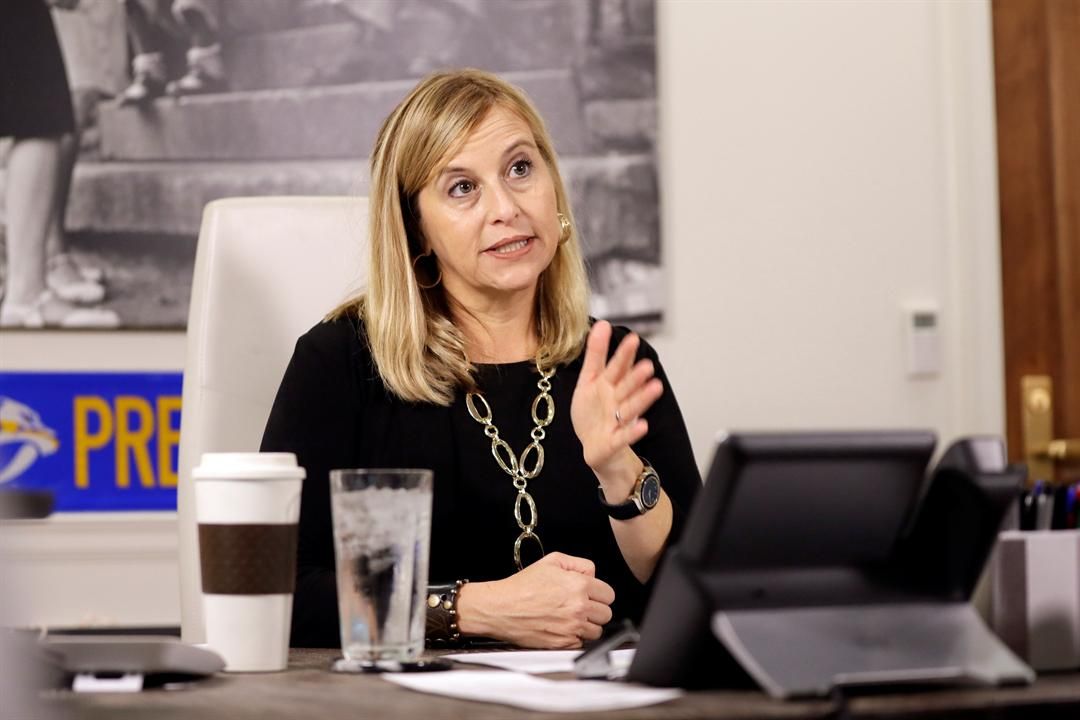 Nashville mayor resigns after affair, pleads guilty to theft