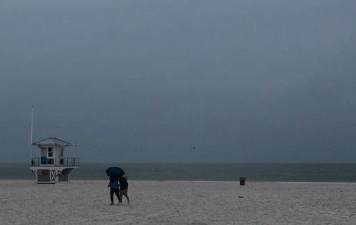 Storm Alberto maintains strength as it approaches Gulf Coast