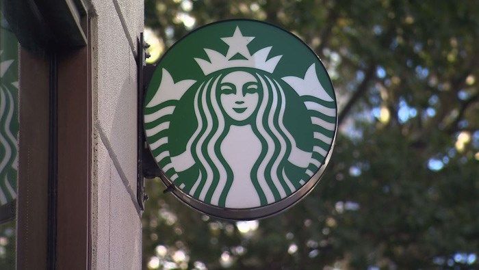 Starbucks, citing ocean threat, is ditching plastic straws